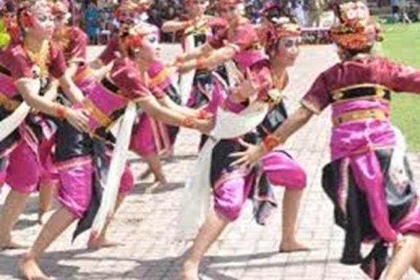 Permainan anak-anak asal Bali sangat beragam dan mencerminkan kekayaan budaya serta nilai-nilai sosial yang kuat