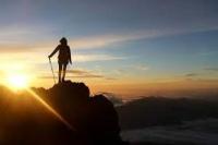 Perlu Tips Ini untuk Berselfie di Gunung Agung