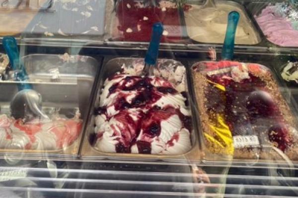 Buat kamu yang lagi jalan-jalan ke Sanur, enggak lengkap rasanya jika belum mencicipi Massimo Gelato.