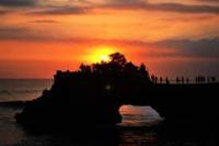 Atmosfer Mistis dan Sakral di Pura Tanah Lot
